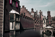 857620 Gezicht op de zijgevel van Paushuize (Kromme Nieuwegracht 49) te Utrecht.